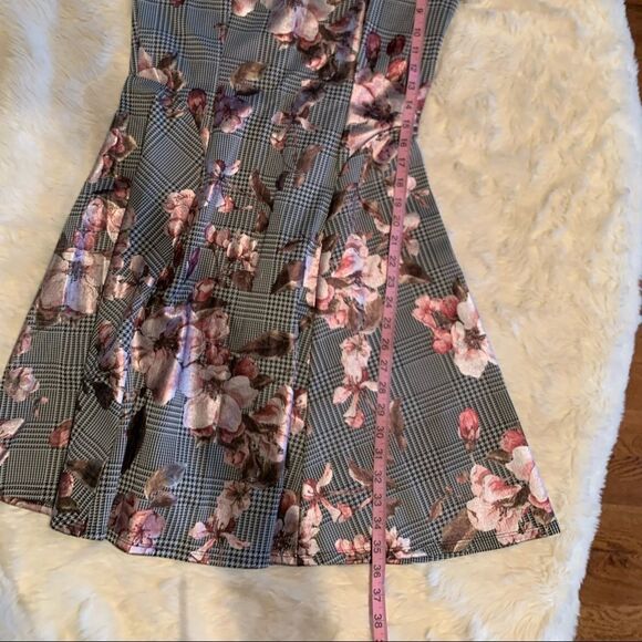 Houndstooth and Metallic Pink Floral Mini Dress - Picture 6 of 8